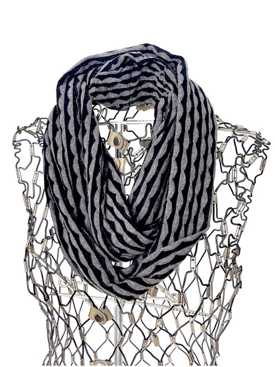 Accessories - ⭐️HP⭐️ Infinity Scarf black and gray